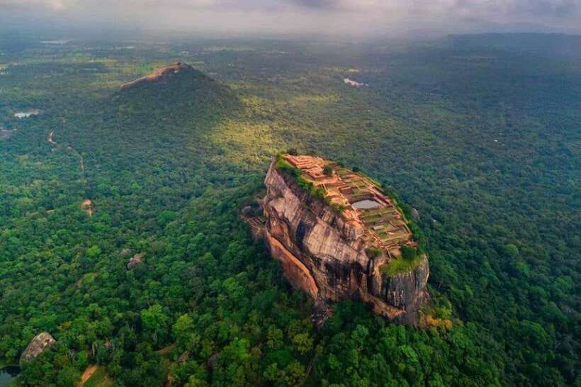 From Colombo: Sigiriya Rock Fortress and Dambulla Day Tour - Breakfast in Dambulla before the monuments