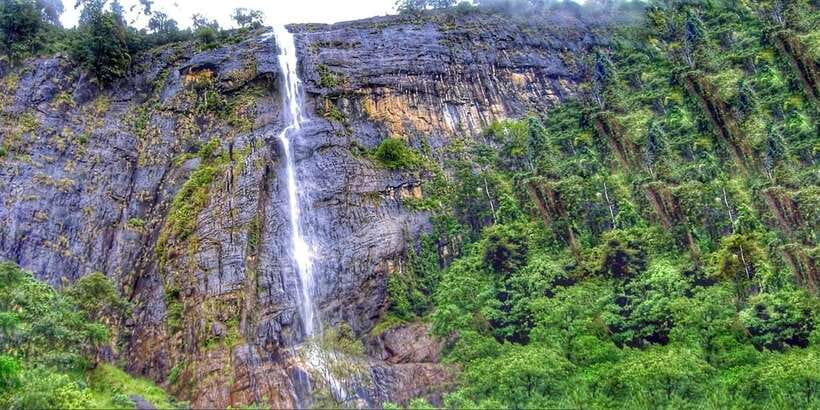 From Ella: Diyaluma Falls Full-Day Tour with Lunch - The short hike to Diyaluma’s upper area