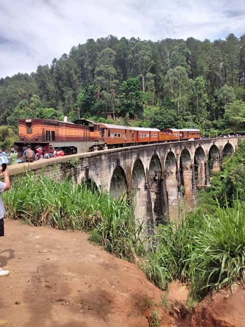 From Ella: Ella Unfogettable Day tour & Train Ride Tour - Little Adam’s Peak, views with a workout