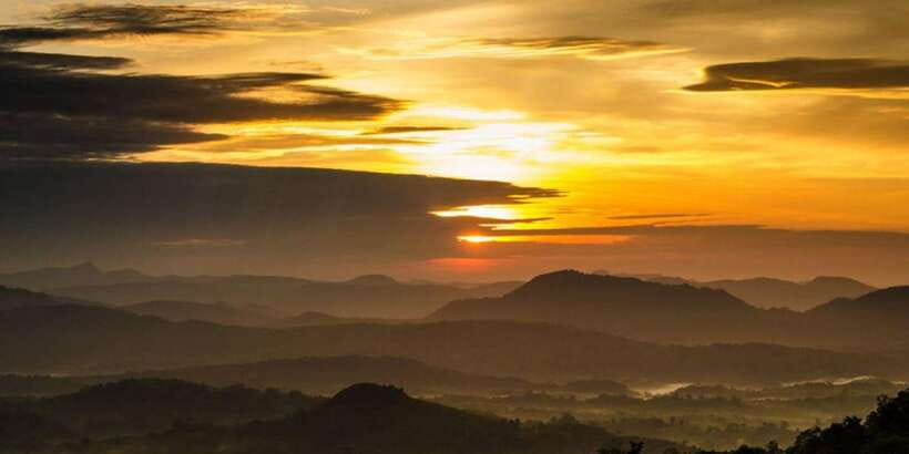 From Kandy: All Inclusive Adams Peak Epic Guided Hike - The midnight ascent and the role of the guide
