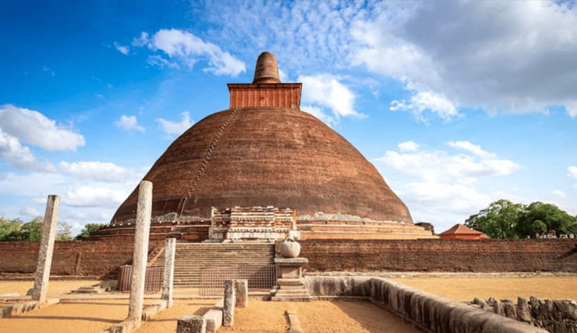 From Kandy: Anuradhapura Day Trip with Lunch - Royal Palace, Twin Ponds, and Samadhi Buddha