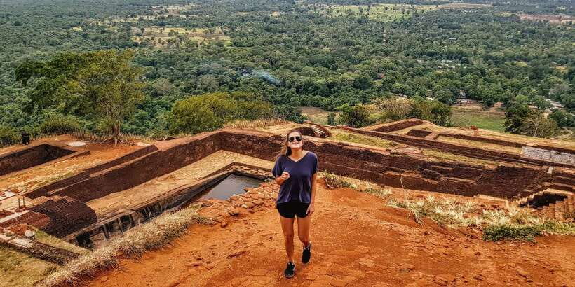 From Kandy: Sigiriya and Dambulla Day Trip - Traditional crafts between the monuments