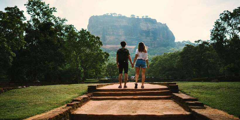From Kandy: Sigiriya and Dambulla Day Trip - Dambulla’s caves, paintings, and Buddha images