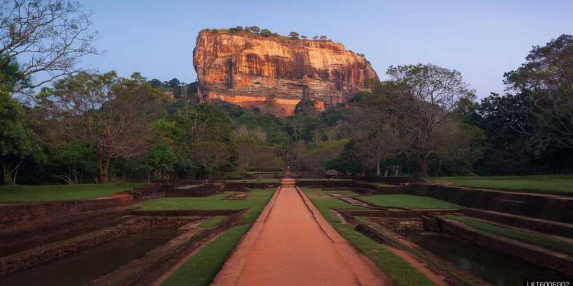 From Kandy: Sigiriya and Dambulla Private Day Tour - Dambulla’s five painted caves