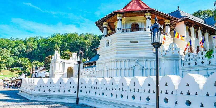 From Kandy: The Temple Run Tour - Degaldoruwa Cave Temple and Kandyan paintings