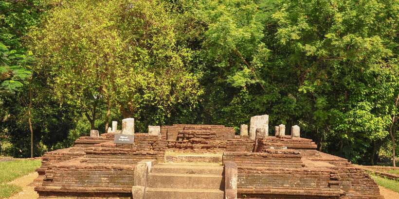 From Negombo: Dambadeniya, Yapahuwa, and Panduwasnuwara Tour - Starting early from Negombo