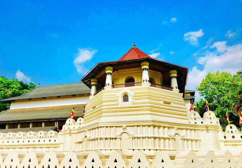 Full Coverage Kandy City Day Tour - Bahirawakanda Temple and the Big Buddha