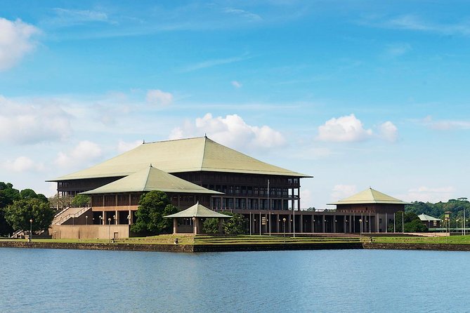 Full-Day Colombo City Tour (Private Car) - Independence Square and Cinnamon Gardens