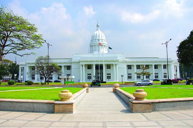 Full-Day Colombo City Tour (Private Car) - Parliament Drive and Diyatha Uyana