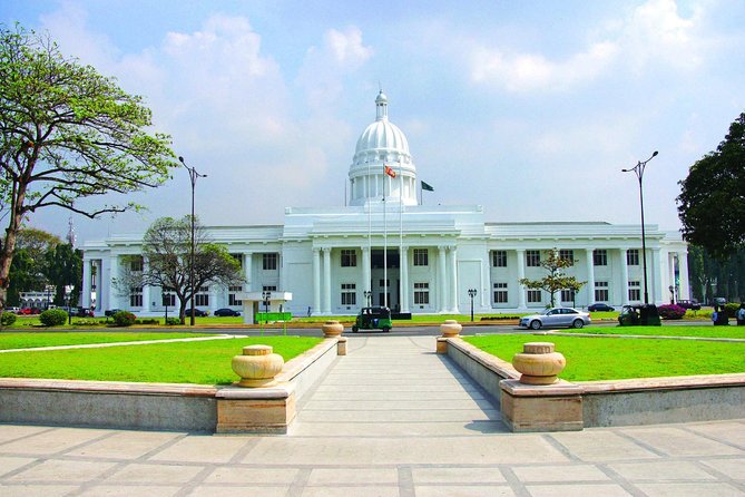 Full Day Colombo City Tour - Galle Face and the Colombo waterfront