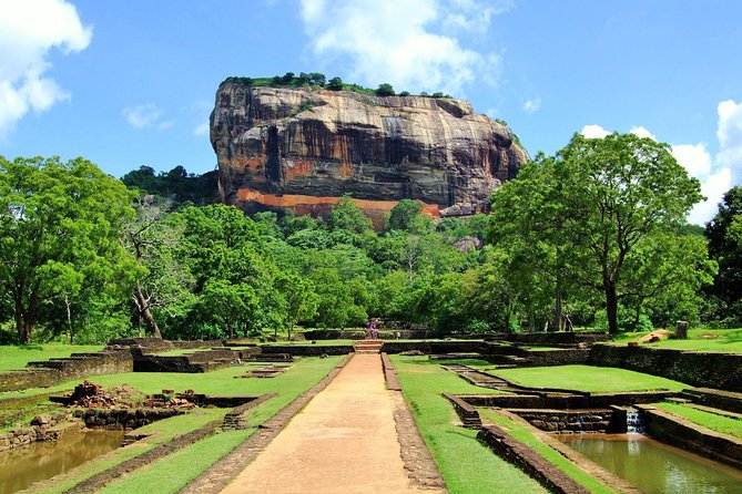 Full-Day Private Sigiriya and Dambulla from Kandy - Who should book this experience?