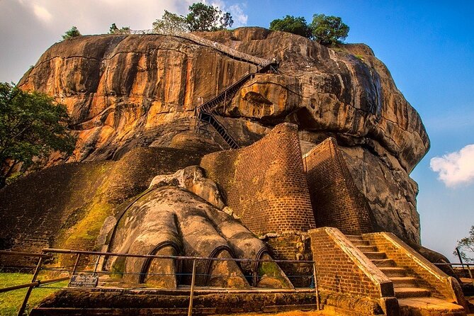 Full-Day Private Tour to Sigiriya and Dambulla - A short stop at Ibbankatuwa’s megalithic tombs