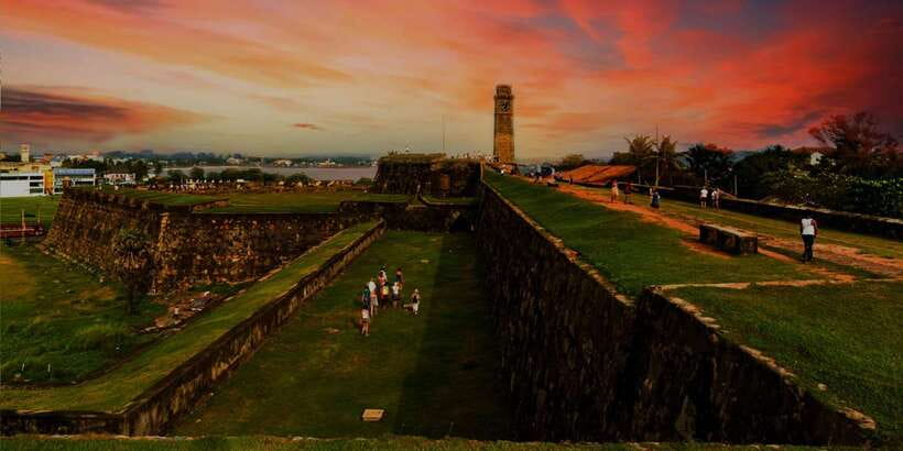 Galle and Bentota Day-Tour From Colombo - Lunch near Hikkaduwa