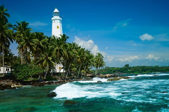 Galle Day Tour with Jungle Beach Experience from Colombo - Walking through the 300-year-old Dutch Fort