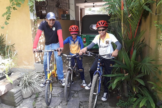 Galle Family Fun Bike Ride - Fresh coconut and village contact