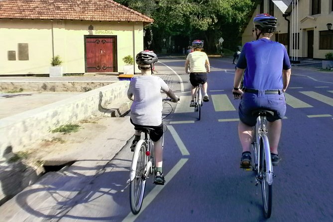 Galle Fort by Bicycle from Galle - What the private format changes