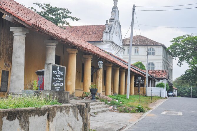 Galle Fort Walk with a Local - Along the ramparts to Galle Lighthouse