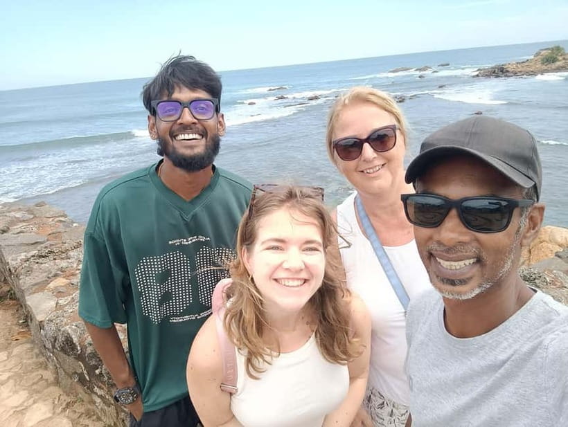 Galle Fortt Guided Walking Tour with a Local - Lighthouse, Flag Rock, and the old coastal edge