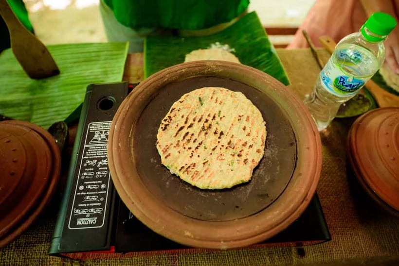 Galle: Sri Lankan Cuisine Cooking Experience - Cooking beside a Sri Lankan family
