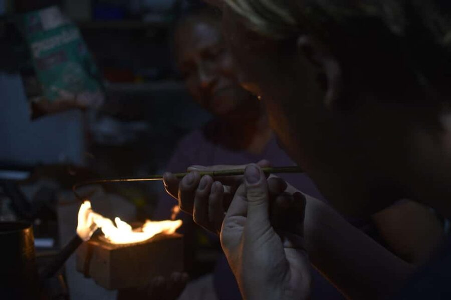 Galle: Traditional Gems & Jewellery Workshop with Transfers - Arriving by tuk tuk from Galle, Fort, or Unawatuna
