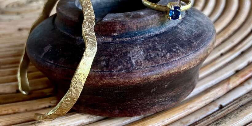 Galle: Traditional Gems & Jewellery Workshop with Transfers - Choosing a stone without losing control of your budget