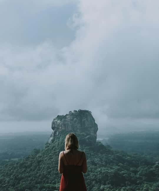 Get a private driver for day tours around Sri Lanka - What this private Sri Lanka service really offers