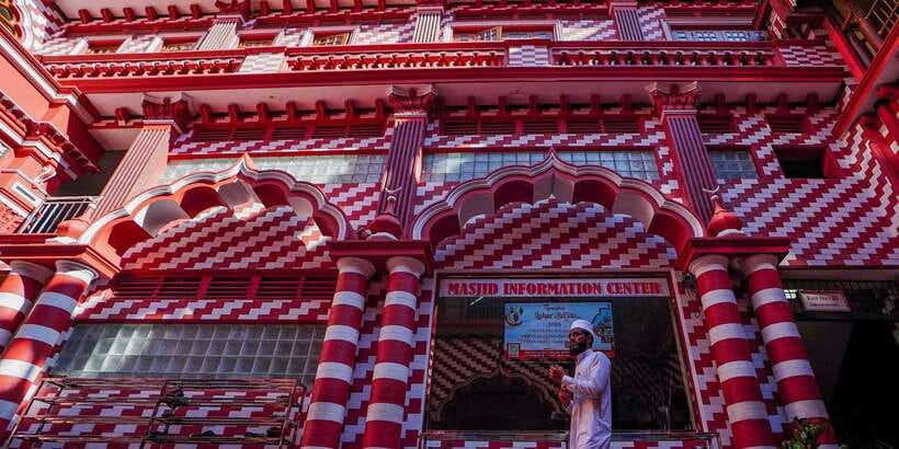 Glimpse of Colombo Walking Tour - Starting at Sambodhi Pagoda Temple