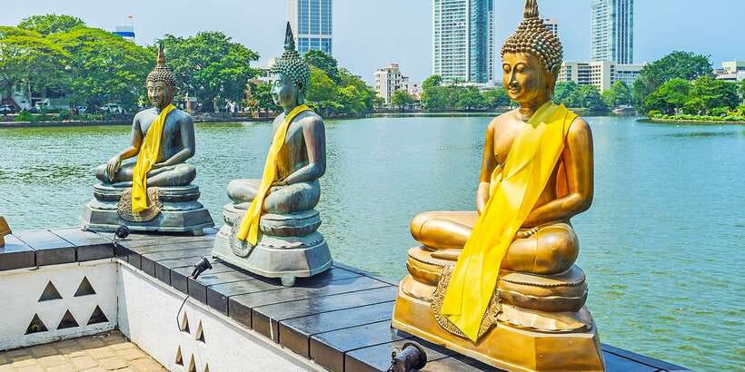 Guided Colombo Half-Day City Tour - Viharamahadevi Park: a short green pause