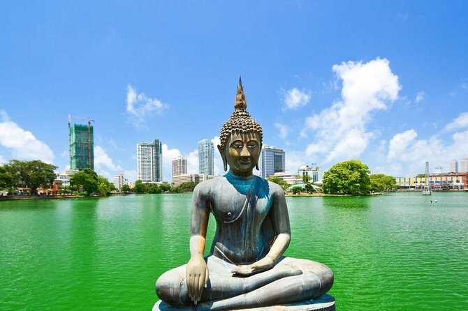 Half Day City Tour of Colombo - Jami Ul-Alfar Mosque and the colors of Pettah