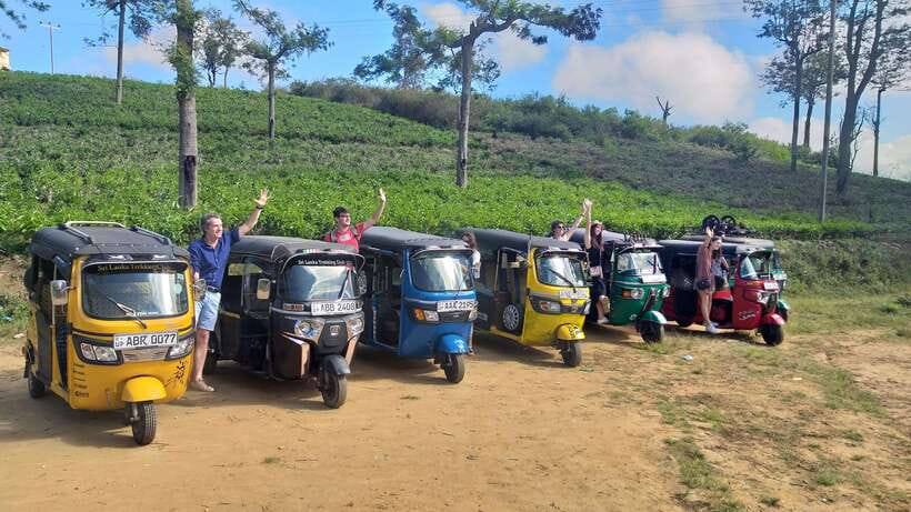 Haputale:Glorious Tuk Tuk Ride to Lipton'sSeat & Tea Factory - Inside Dambatenne Tea Factory