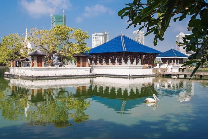 Highlights Colombo Day Tour with Afternoon High Tea in Kingsbury Hotel - One hour at the Colombo National Museum