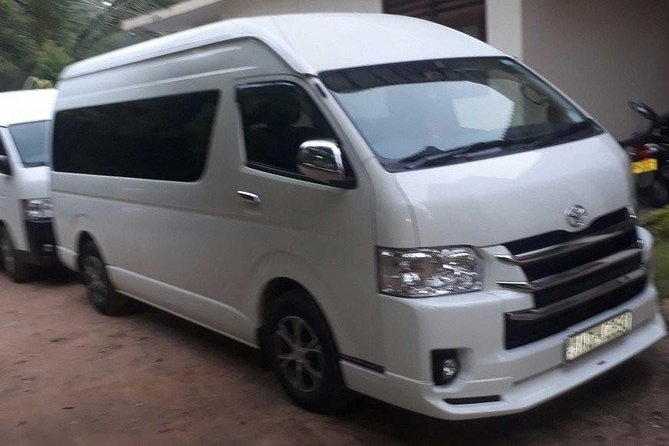 Hikkaduwa to Colombo Airport - Choosing the right car for your group