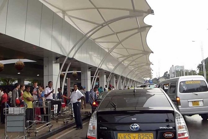 Hikkaduwa to Colombo Airport - Booking details, cancellation, and practical questions