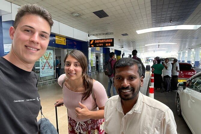 Hikkaduwa to Colombo Airport (CMB) Private Transfer - How the airport departure should feel
