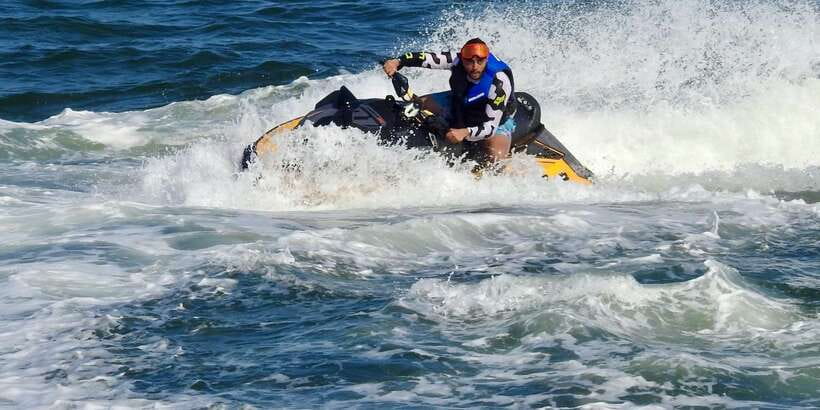 Jet Ski Safari tour to Thermomylae Sierra Ship - The best time to plan the trip