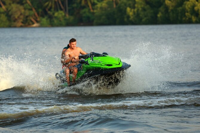 Jet Skiing in Bentota - Life jackets and the basic safety picture