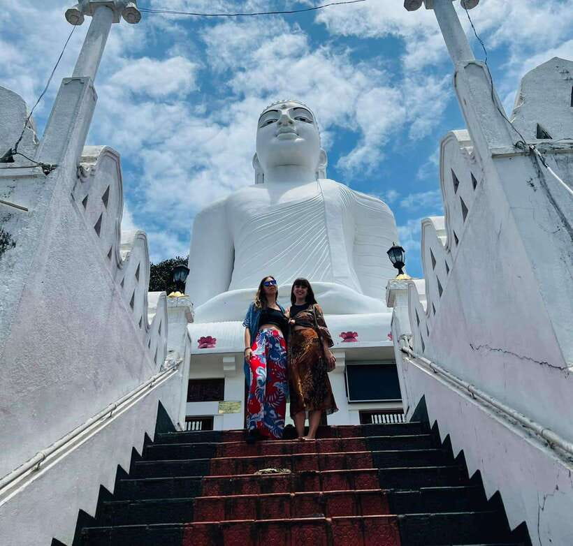 Kandy City Day Tour from Colombo, Negombo or Katunayake - Batik, silk, and wood carving workshops