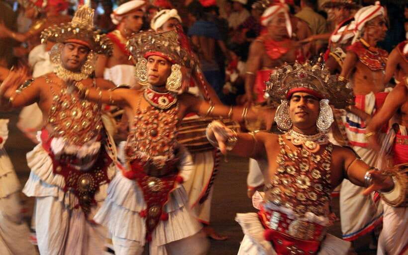 Kandy City Explore Tour Morning/Evenening Private Tour - The cultural show and the rhythm of Kandyan performance