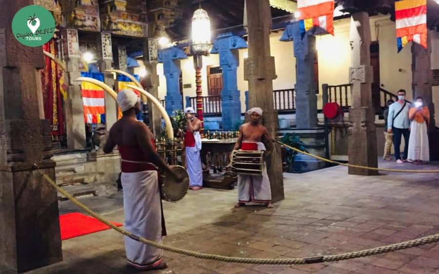 Kandy: City Explore with Local Guide By Tuk Tuk - The real cost of a $9 Kandy day