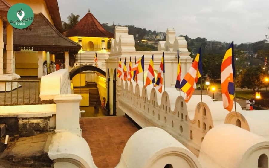 Kandy: City Explore with Local Guide By Tuk Tuk - Adding a Kandyan dance performance