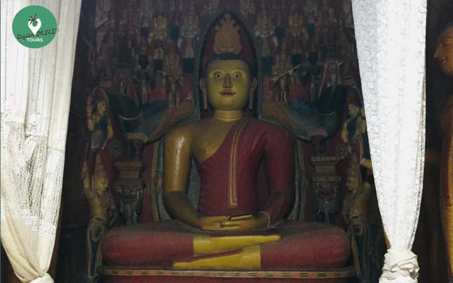 Kandy: City Explore with Local Guide By Tuk Tuk - What the guide adds to the day
