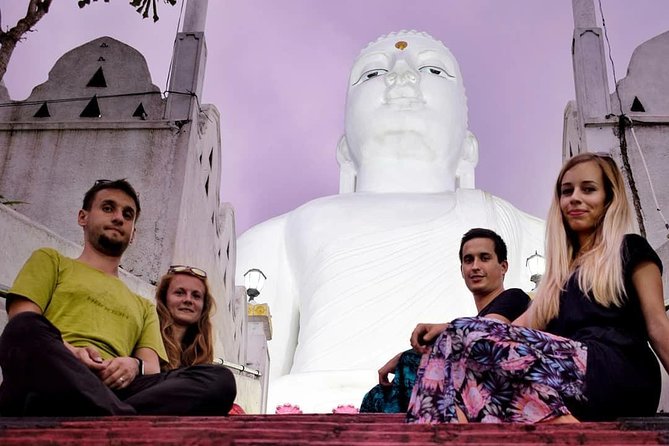 Kandy City guide Tour and day trip private luxury car and van - Key points at a glance