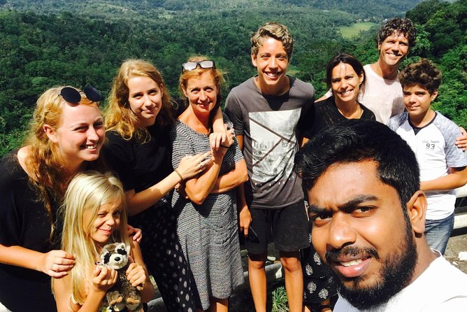 Kandy City guide Tour and day trip private luxury car and van - Kandy Market Hall for a closer look at daily life