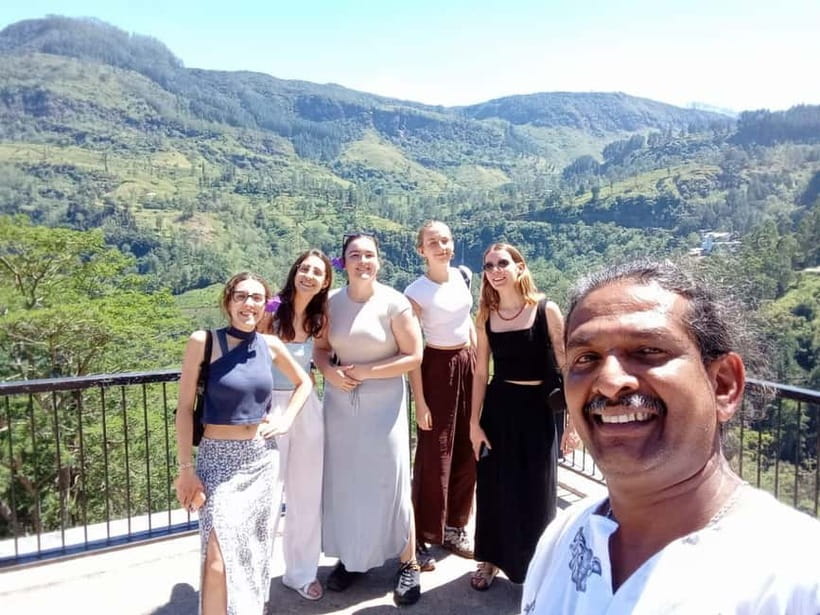 Kandy: City Privat Guide Day Tour By Tuk Tuk - Kandy View Point before the Sacred Tooth Relic