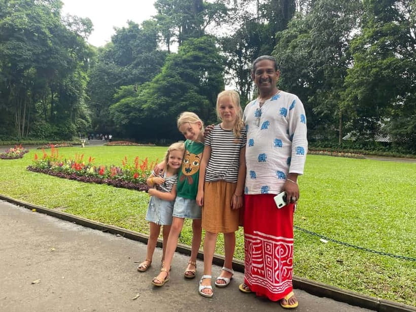 Kandy: City Privat Guide Day Tour By Tuk Tuk - Starting near Asgiri Maha Vihara Pirivena