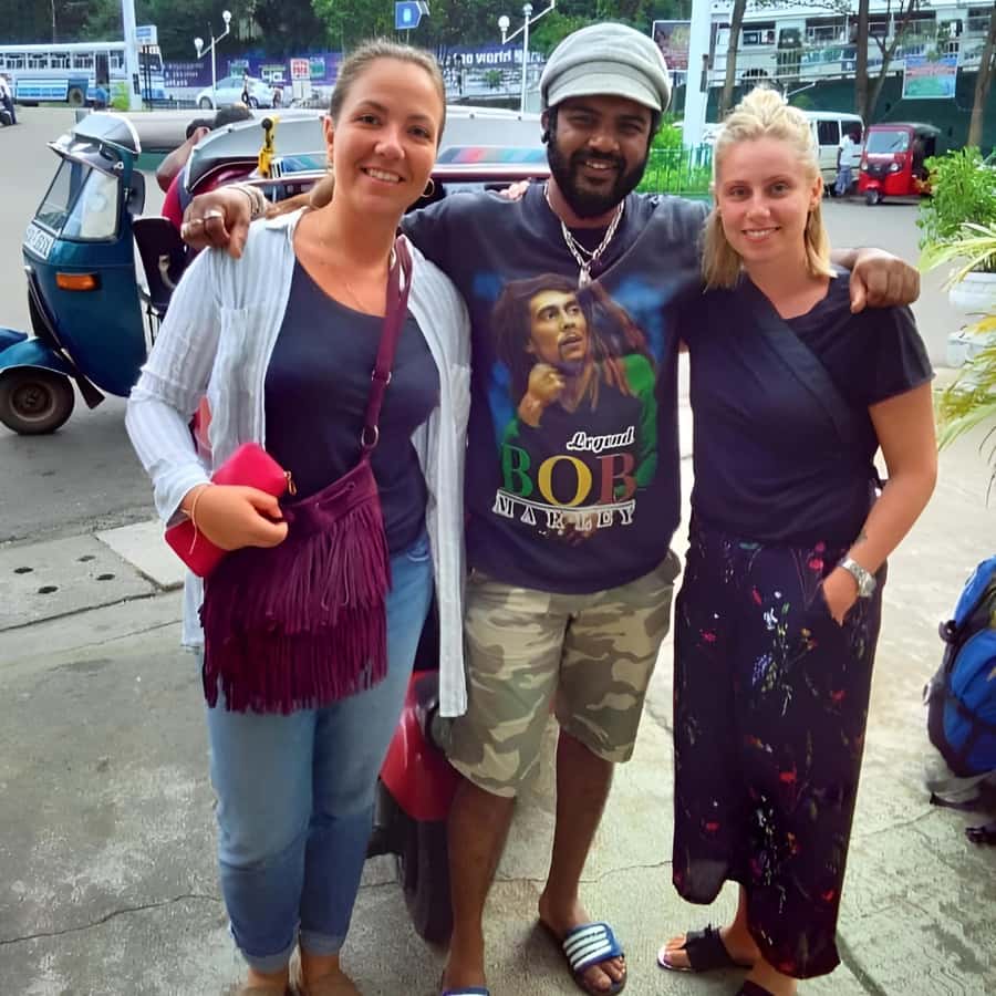 Kandy City Tour and Tour Around Sri Lanka - The Temple of the Tooth and Kandy’s sacred center