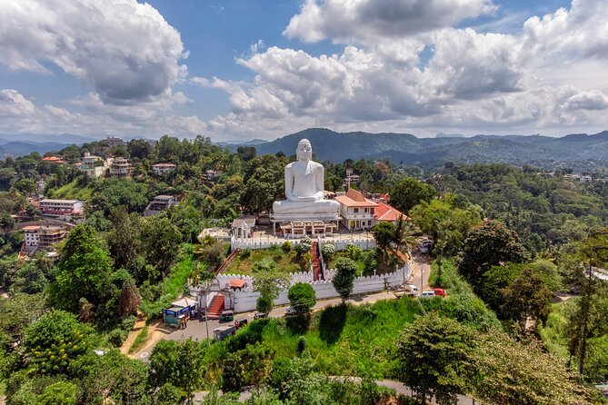 Kandy City Tour from Bentota - Ending with Kandyan music and fire