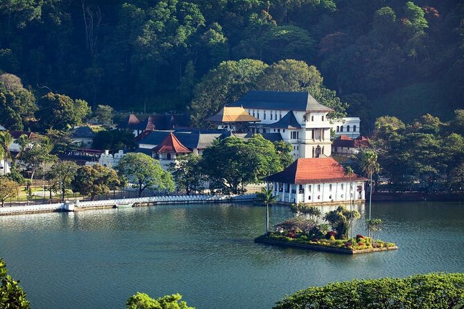 Kandy City Tour from Colombo - The 6:30 a.m. pickup from Colombo