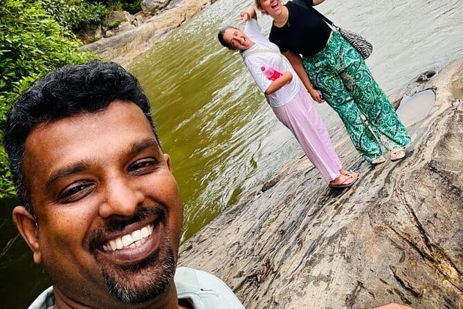 Kandy City Tour with Ambuluwawa by Tuk Tuk - Starting above Kandy at Bahirawakanda