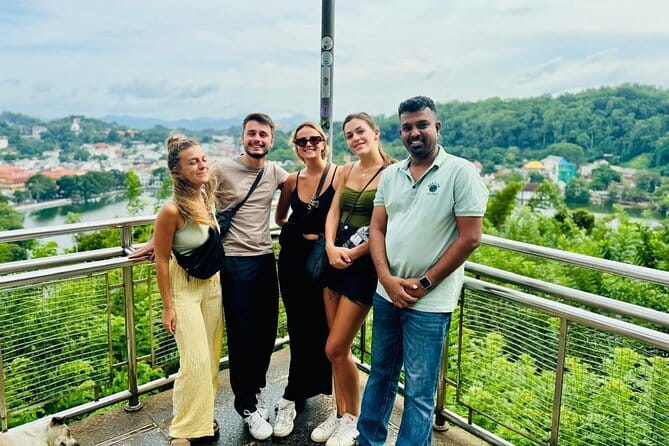 Kandy City Tour with Ambuluwawa by Tuk Tuk - The Temple of the Sacred Tooth Relic